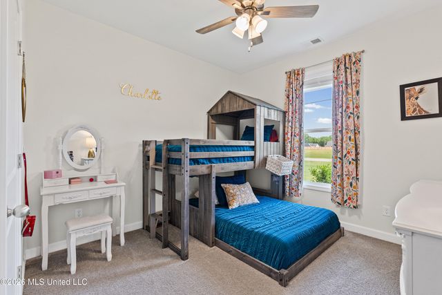 609 Centerline Roper Loop, Byhalia, MS 38611