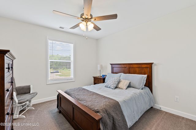 609 Centerline Roper Loop, Byhalia, MS 38611