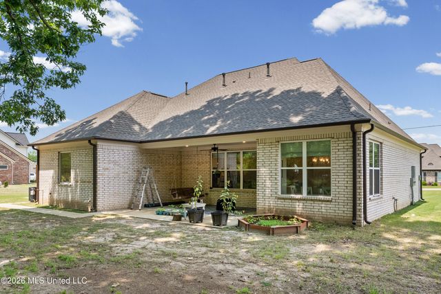 609 Centerline Roper Loop, Byhalia, MS 38611
