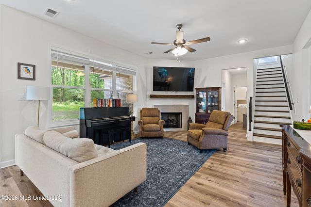 609 Centerline Roper Loop, Byhalia, MS 38611