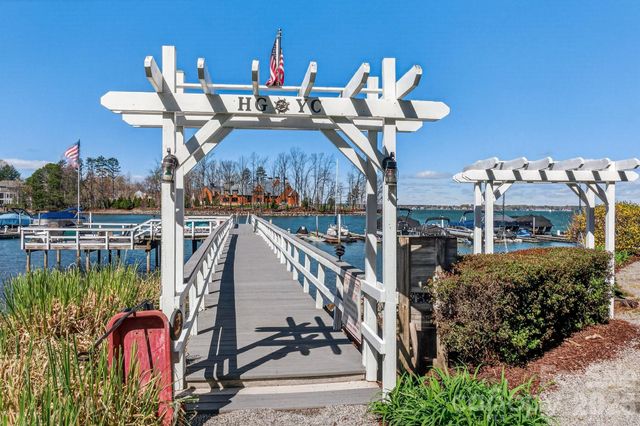 20407 Harborgate Court 404, Cornelius, NC 28031