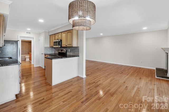 20407 Harborgate Court 404, Cornelius, NC 28031