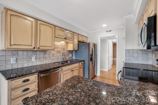 20407 Harborgate Court 404, Cornelius, NC 28031