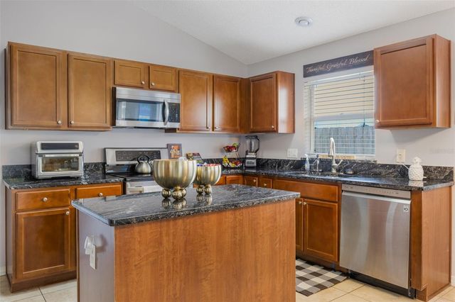 2083 ARBOR WAY STREET, Apopka, FL 32703