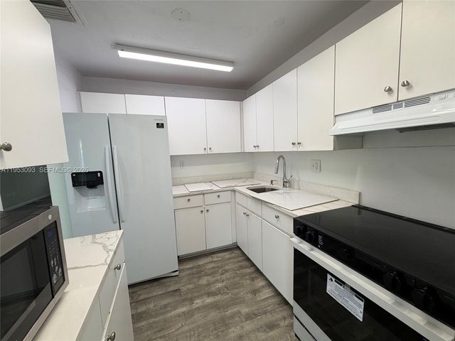 9503 SW 88th Ter 9503, Miami, FL 33176