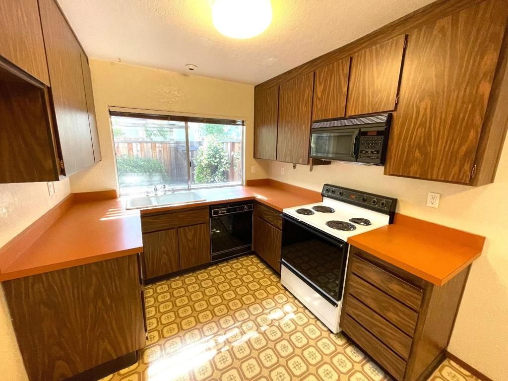 Image 5 of property listing at 1358 Sydney Drive, Sunnyvale, CA 94087
