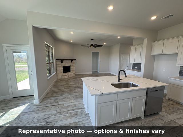 492 Sanders Road, Whitesboro, TX 76273