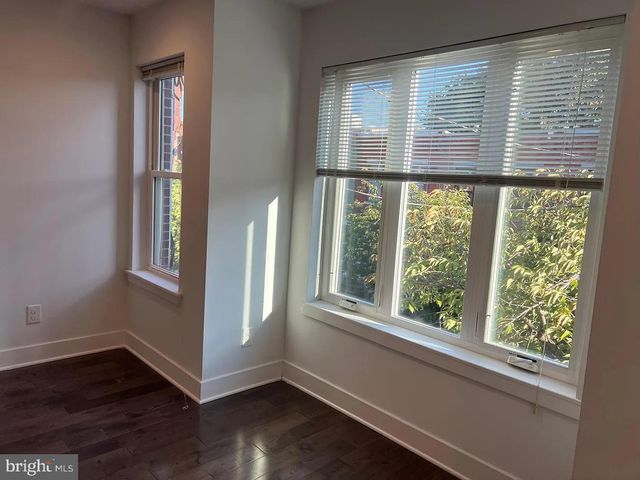 2339 W THOMPSON ST, Philadelphia, PA 19121