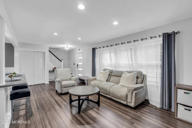 4 Laurel Crest Drive, Howell, NJ 07731
