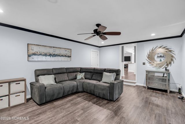 4 Laurel Crest Drive, Howell, NJ 07731