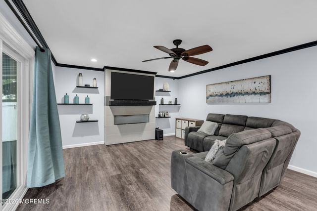 4 Laurel Crest Drive, Howell, NJ 07731