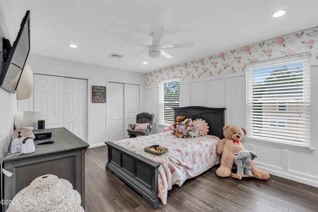 4 Laurel Crest Drive, Howell, NJ 07731