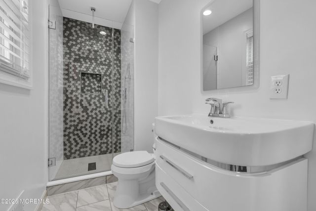 4 Laurel Crest Drive, Howell, NJ 07731