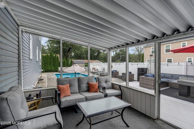 4 Laurel Crest Drive, Howell, NJ 07731