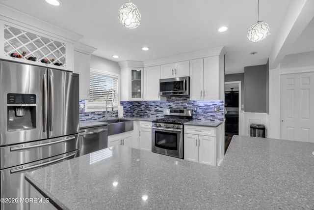 4 Laurel Crest Drive, Howell, NJ 07731