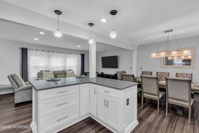 4 Laurel Crest Drive, Howell, NJ 07731