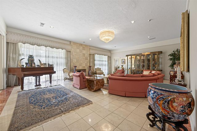 8103 Lake Edge Court, Houston, TX 77071