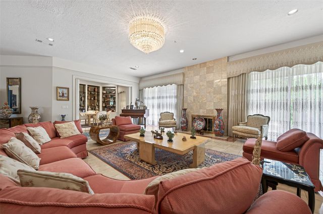 8103 Lake Edge Court, Houston, TX 77071