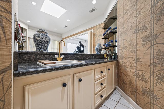 8103 Lake Edge Court, Houston, TX 77071