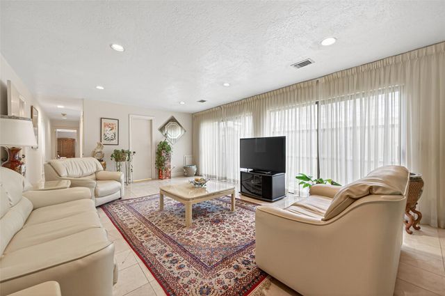 8103 Lake Edge Court, Houston, TX 77071