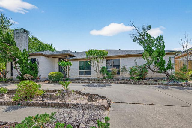 8103 Lake Edge Court, Houston, TX 77071