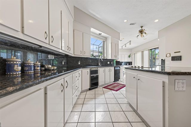 8103 Lake Edge Court, Houston, TX 77071