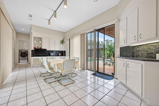 8103 Lake Edge Court, Houston, TX 77071