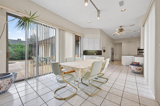 8103 Lake Edge Court, Houston, TX 77071