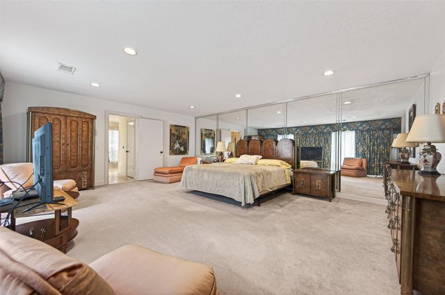 8103 Lake Edge Court, Houston, TX 77071