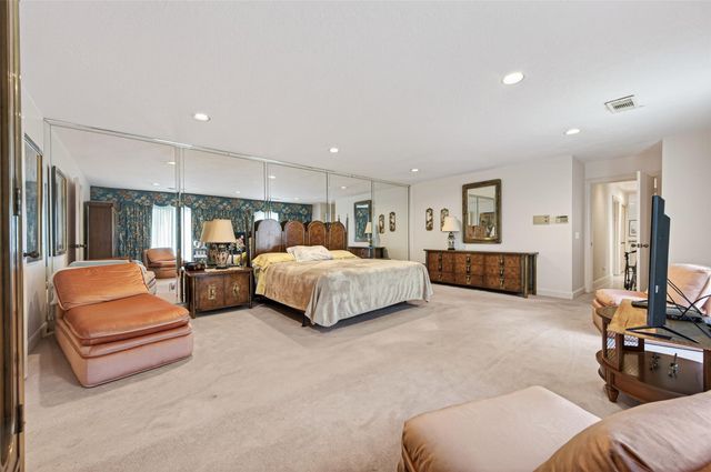 8103 Lake Edge Court, Houston, TX 77071