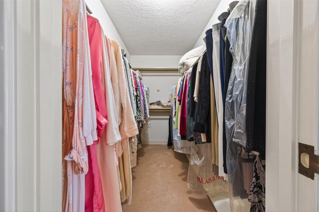 8103 Lake Edge Court, Houston, TX 77071