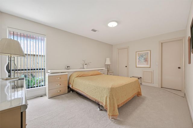 8103 Lake Edge Court, Houston, TX 77071