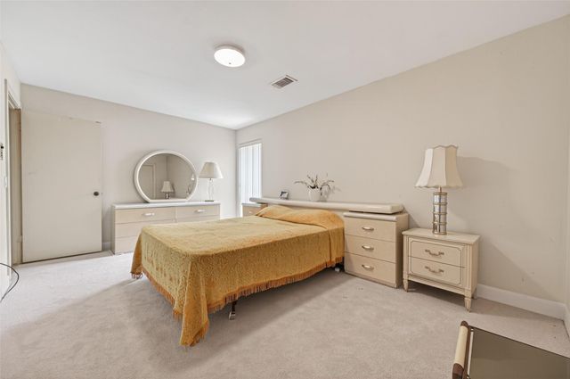 8103 Lake Edge Court, Houston, TX 77071