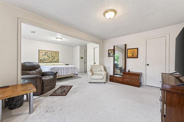 8103 Lake Edge Court, Houston, TX 77071