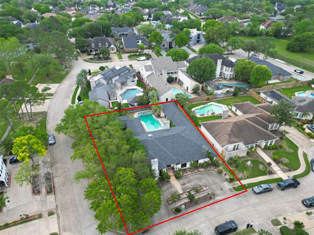 8103 Lake Edge Court, Houston, TX 77071