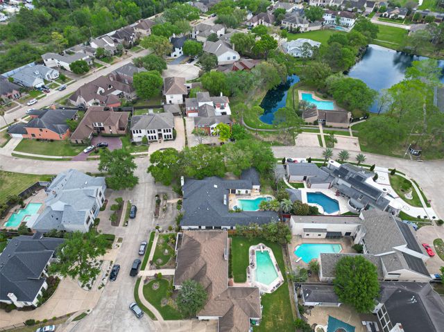 8103 Lake Edge Court, Houston, TX 77071