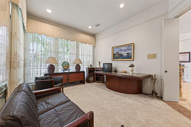 8103 Lake Edge Court, Houston, TX 77071