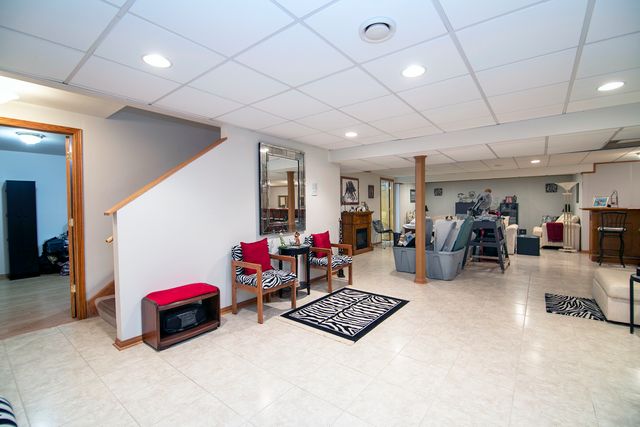 321 Royal Oak Drive, Steger, IL 60475