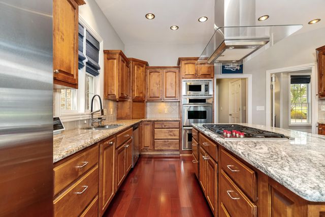 59406 E 288 Place, Grove, OK 74344