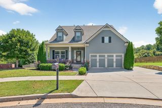 1919 Henderson Falls Way, Braselton, GA 30517