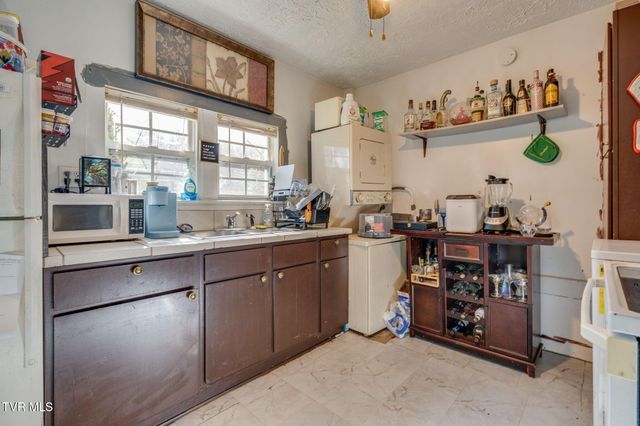 508 South Roan Street, Elizabethton, TN 37643