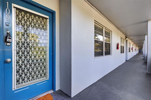 12500 SW 5th Ct 109M, Pembroke Pines, FL 33027