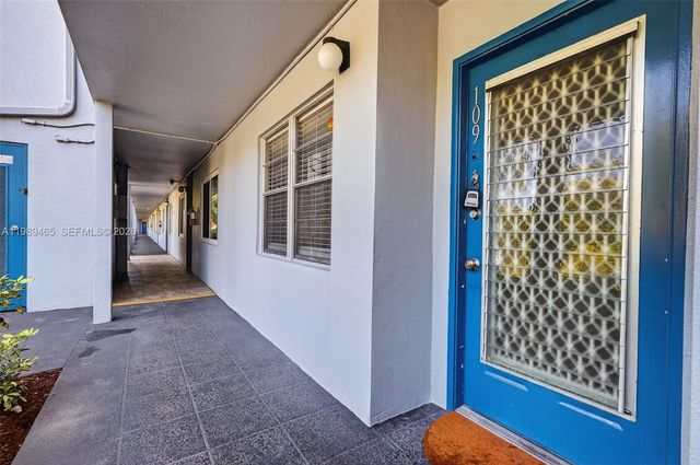 12500 SW 5th Ct 109M, Pembroke Pines, FL 33027