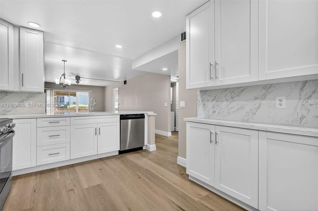 12500 SW 5th Ct 109M, Pembroke Pines, FL 33027