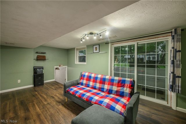 5428 Glenhill Avenue NE, Canton, OH 44705