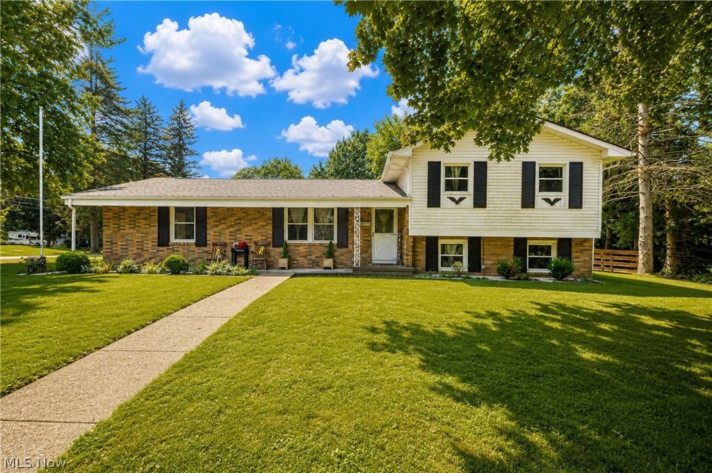 5428 Glenhill Avenue NE, Canton, OH 44705