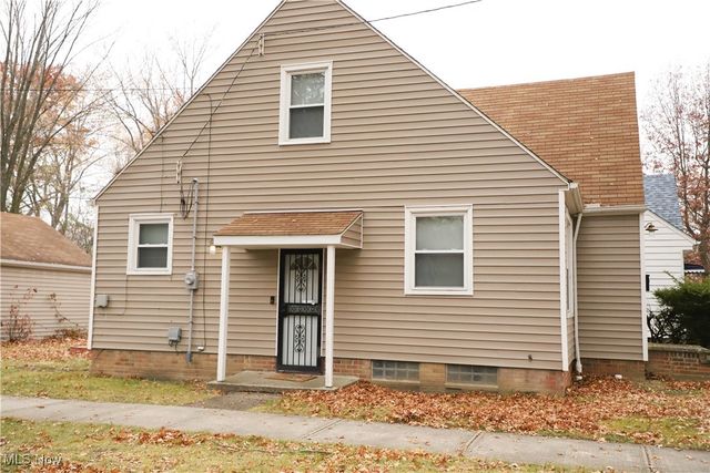 1008 Woodview Road, Cleveland Heights, OH 44121