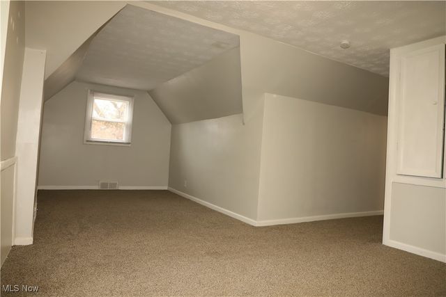 1008 Woodview Road, Cleveland Heights, OH 44121