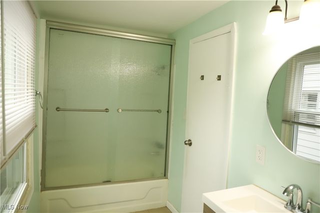 1008 Woodview Road, Cleveland Heights, OH 44121