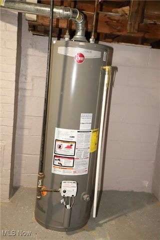 1008 Woodview Road, Cleveland Heights, OH 44121